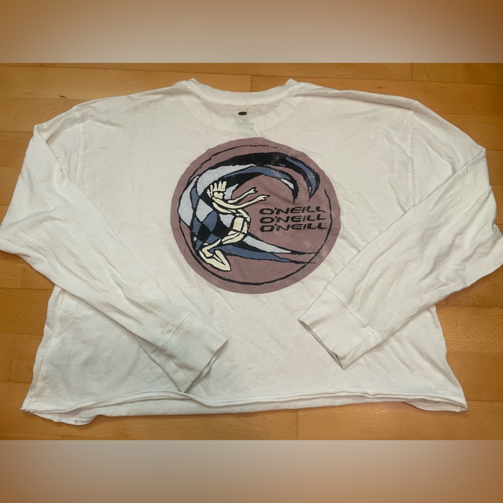 White long sleeve O’Neill shirt. Used with light staining. Size medium.